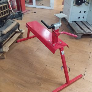 (Italiano) Cavalletto per intagliatori STUBAI